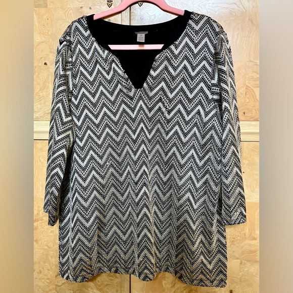 Chico's Tops - Chico’s Easywear Black/Taupe Chevron Tunic Size 2